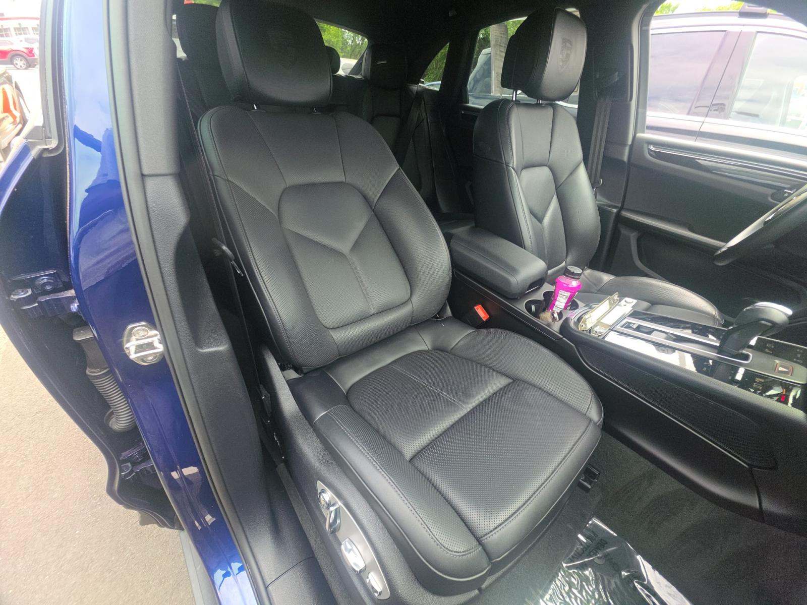 2022 Porsche Macan Base AWD