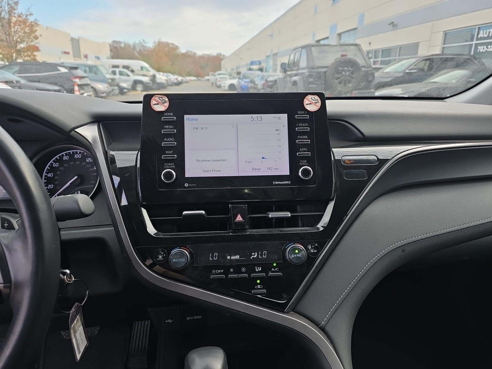 2024 Toyota Camry SE FWD