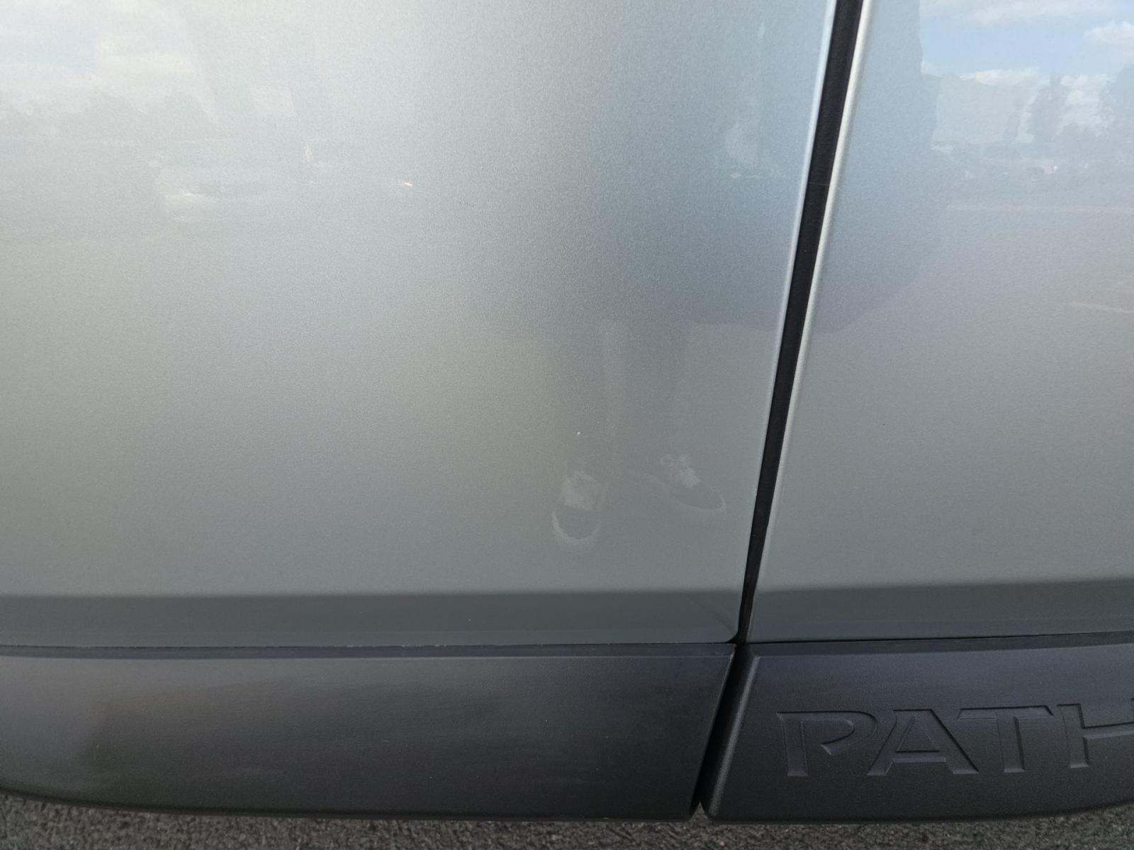 2025 Nissan Pathfinder SV AWD