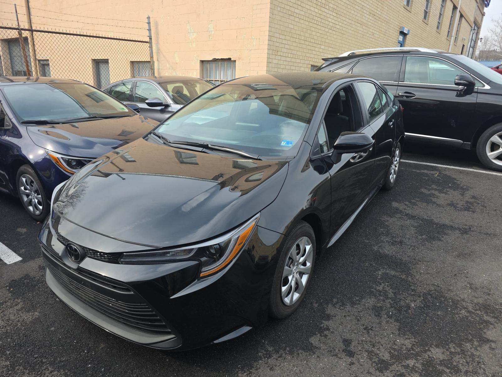 2025 Toyota Corolla LE FWD