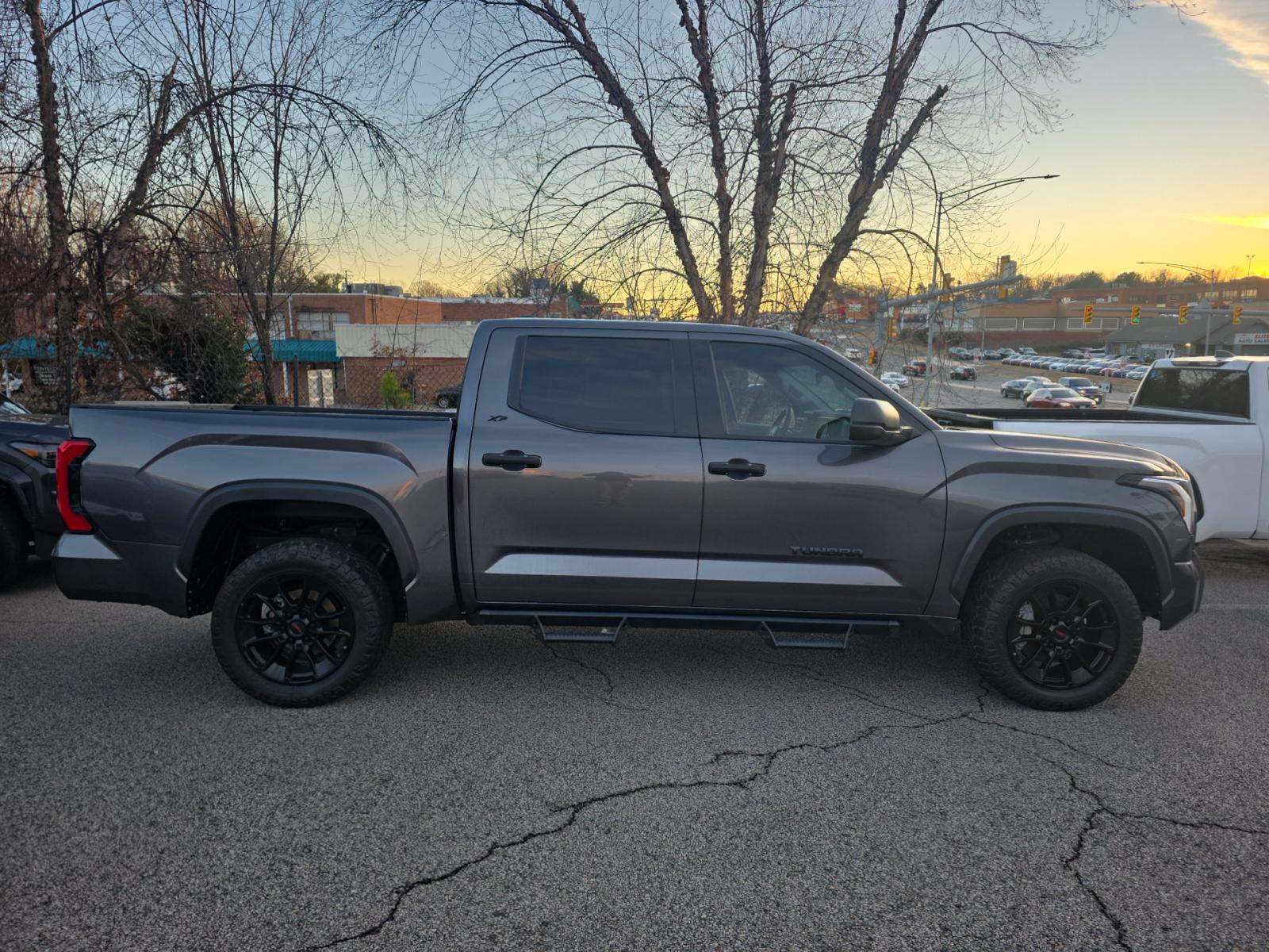 2023 Toyota Tundra SR5 AWD