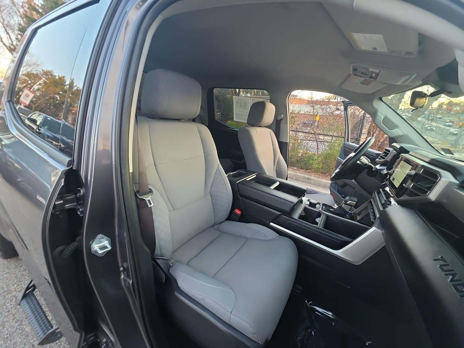 2023 Toyota Tundra SR5 AWD