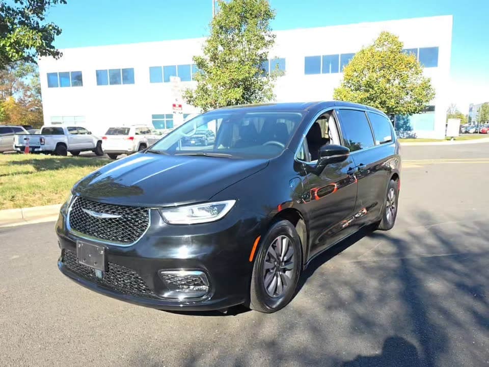 2024 Chrysler Pacifica Hybrid Select FWD