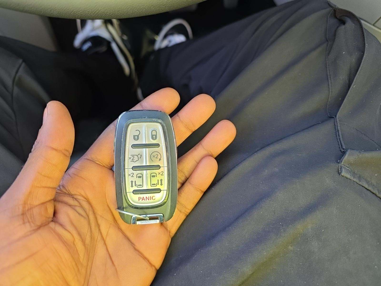 2024 Chrysler Pacifica Hybrid Select FWD