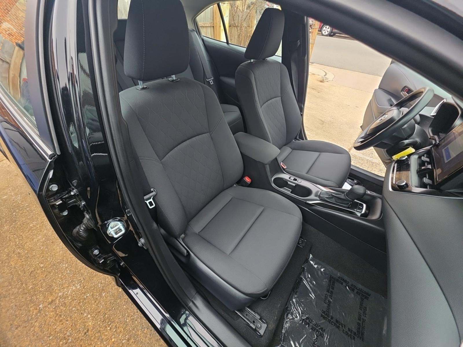 2025 Toyota Corolla LE FWD