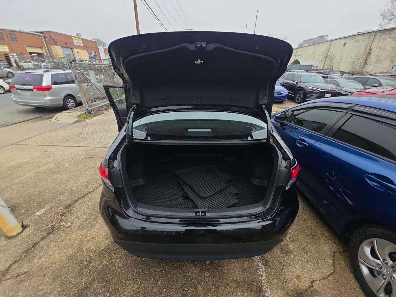 2025 Toyota Corolla LE FWD