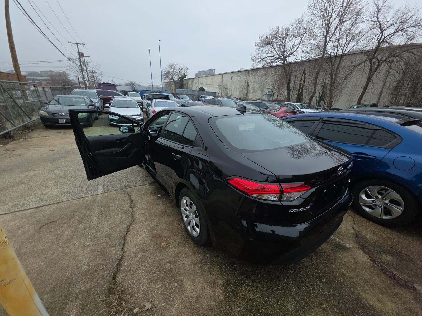 2025 Toyota Corolla LE FWD