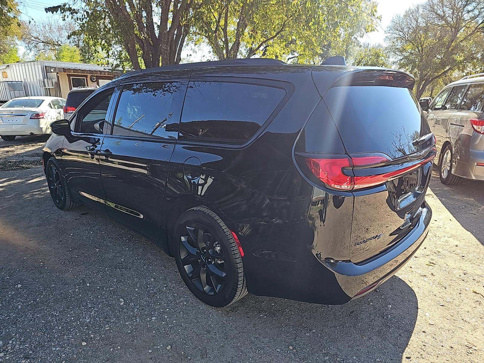 2024 Chrysler Pacifica Limited FWD