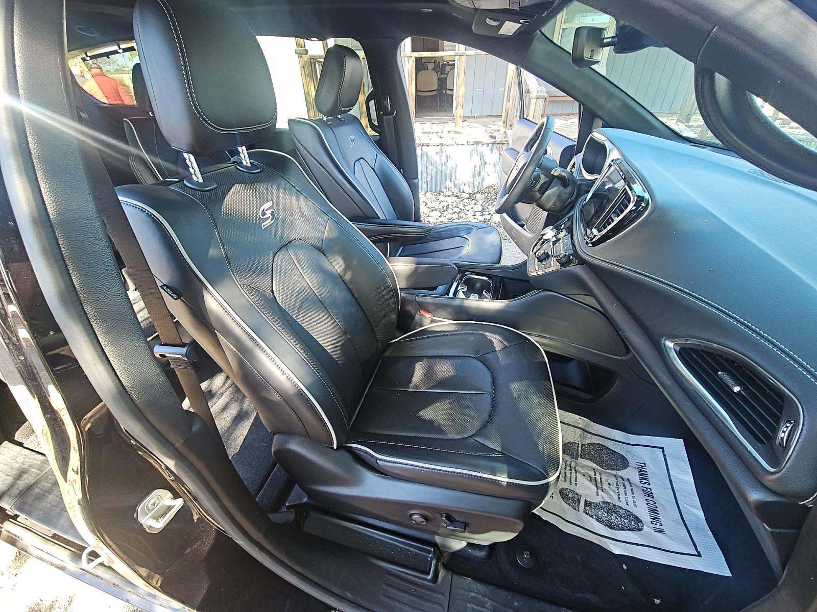 2024 Chrysler Pacifica Limited FWD