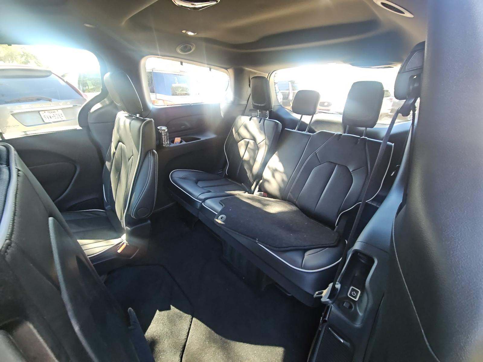 2024 Chrysler Pacifica Limited FWD