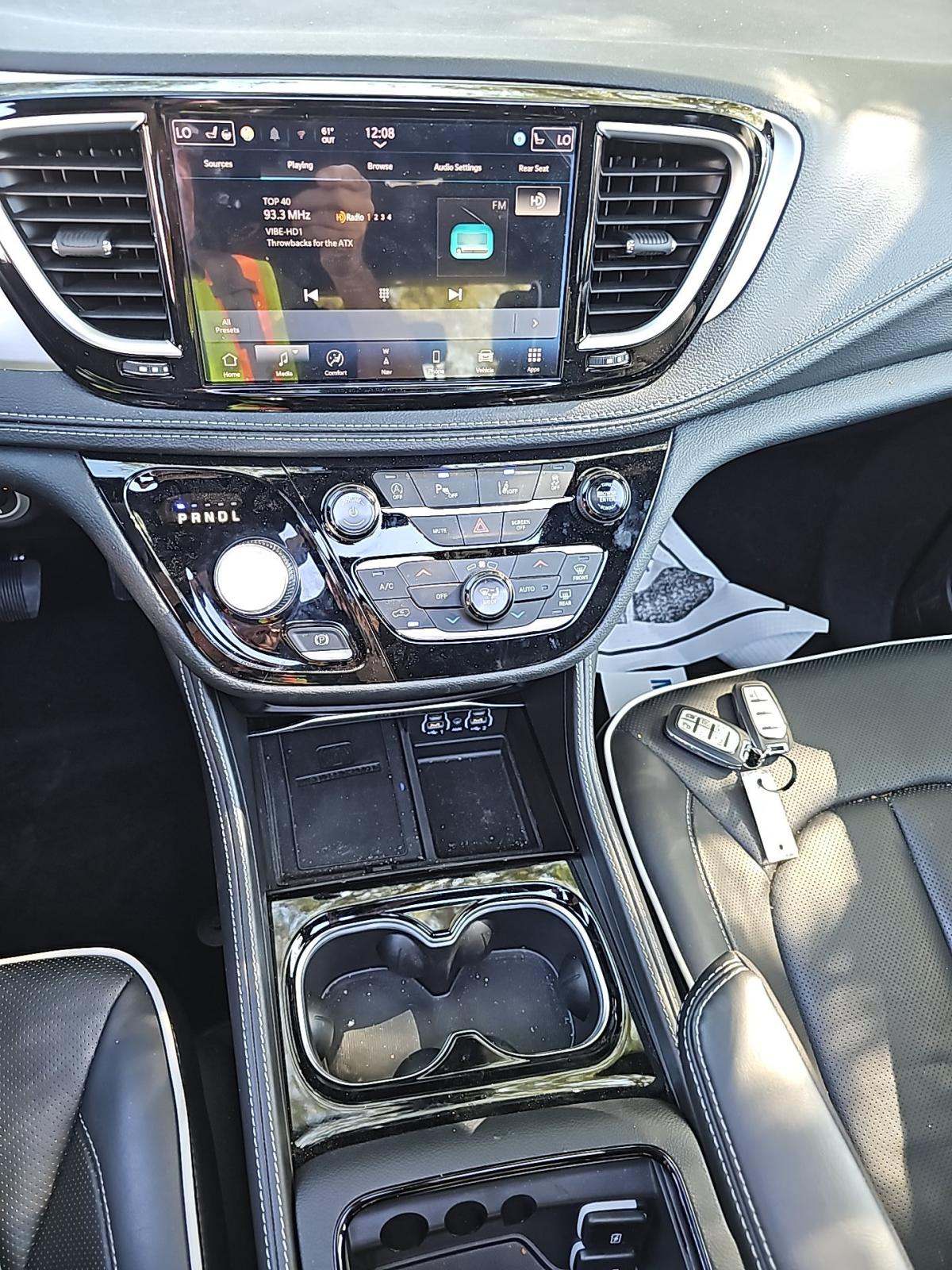 2024 Chrysler Pacifica Limited FWD