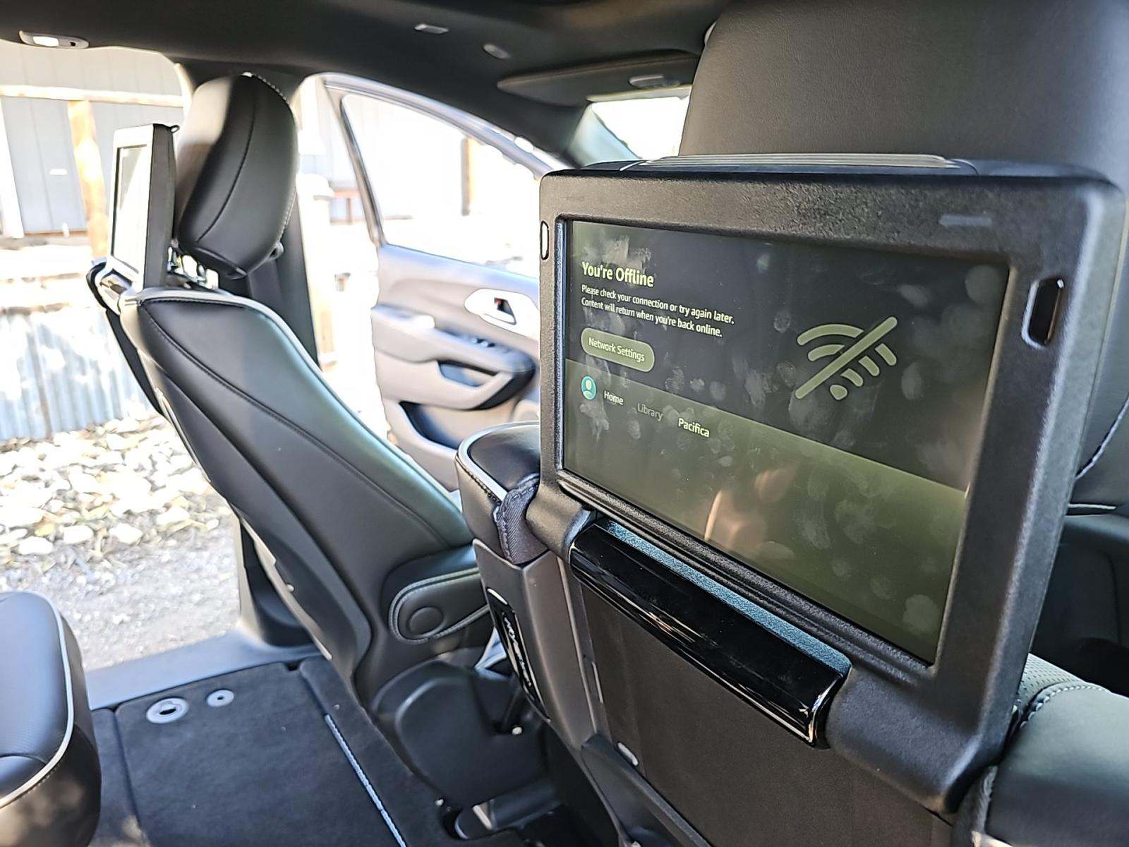 2024 Chrysler Pacifica Limited FWD