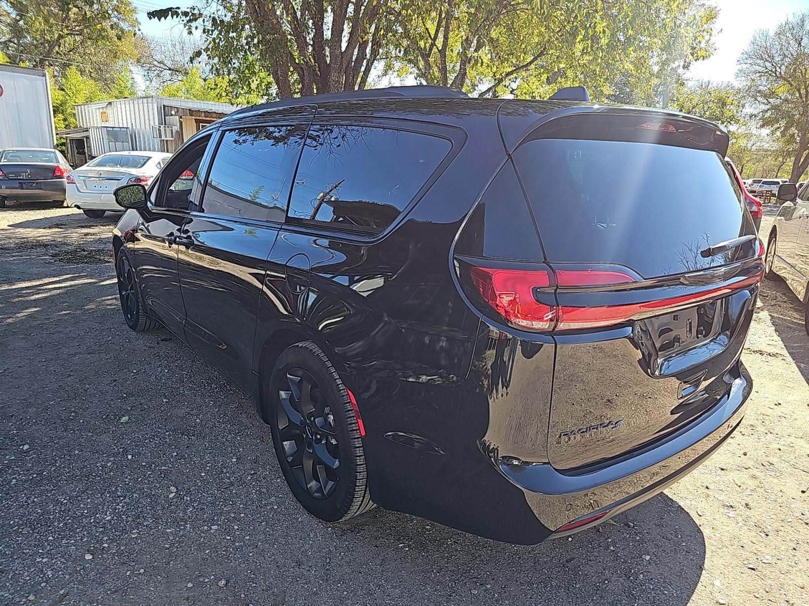 2024 Chrysler Pacifica Limited FWD