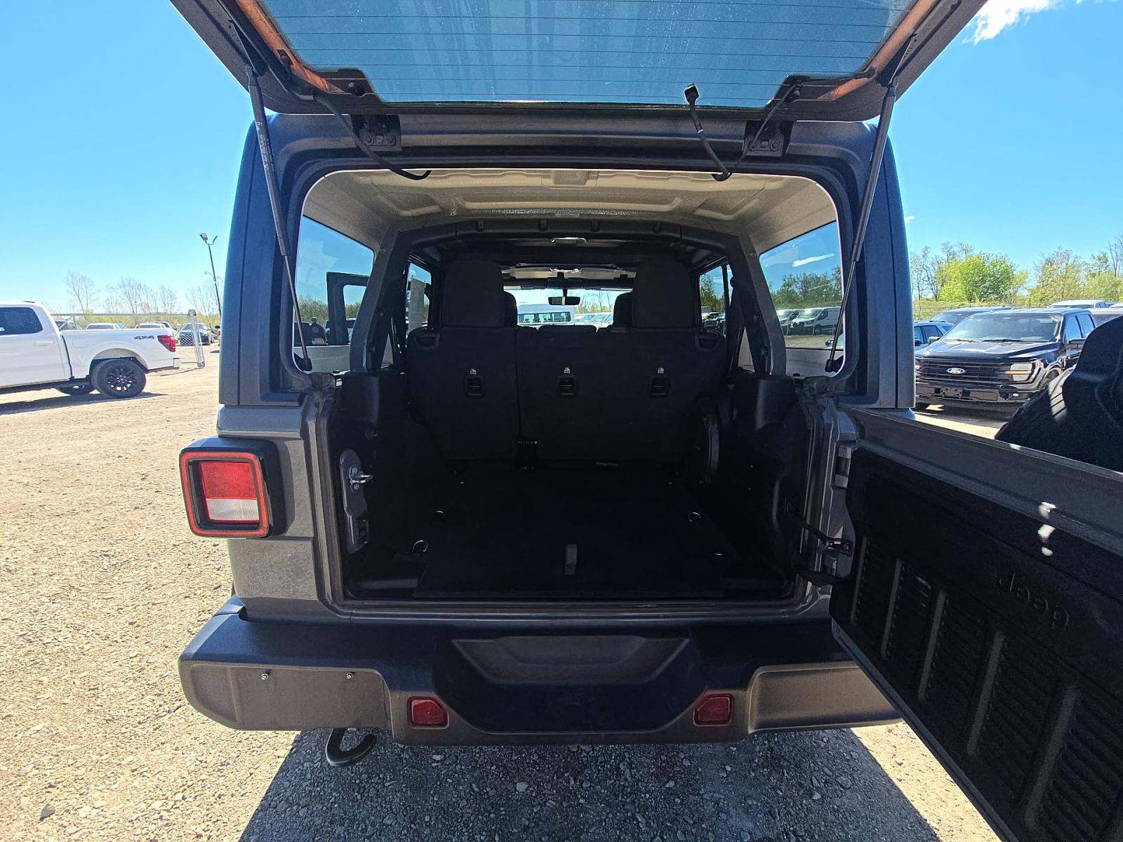 2021 Jeep Wrangler Unlimited Sahara AWD