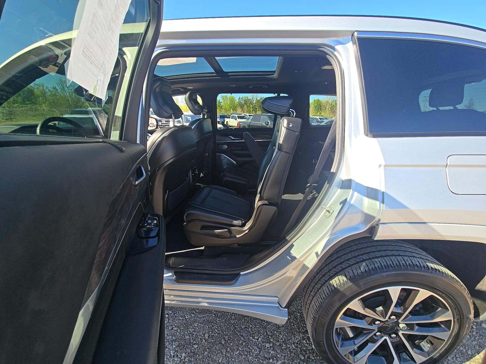 2022 Jeep Grand Cherokee L Overland AWD
