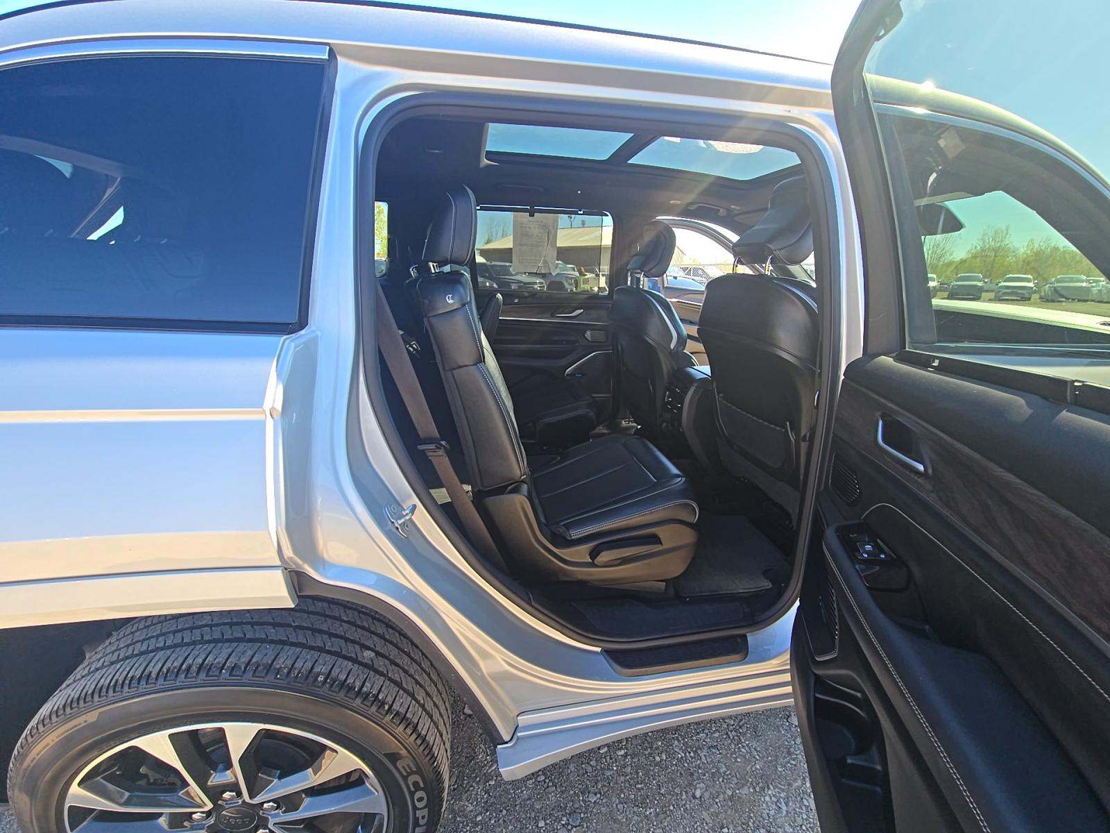 2022 Jeep Grand Cherokee L Overland AWD