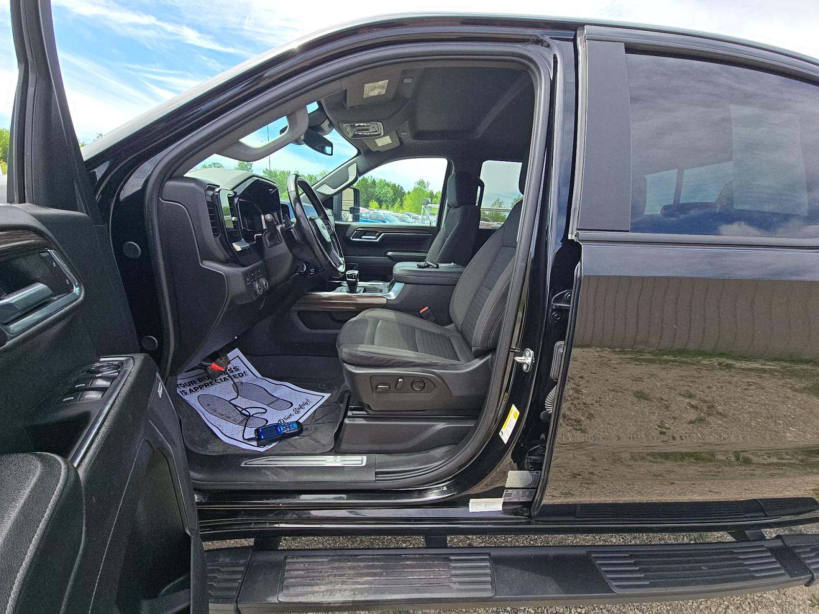 2024 Chevrolet Silverado 1500 RST AWD