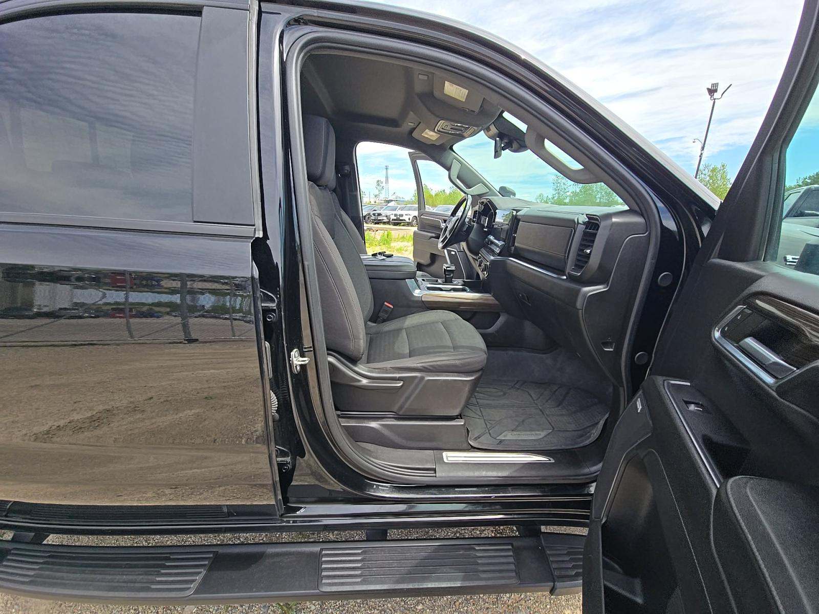 2024 Chevrolet Silverado 1500 RST AWD
