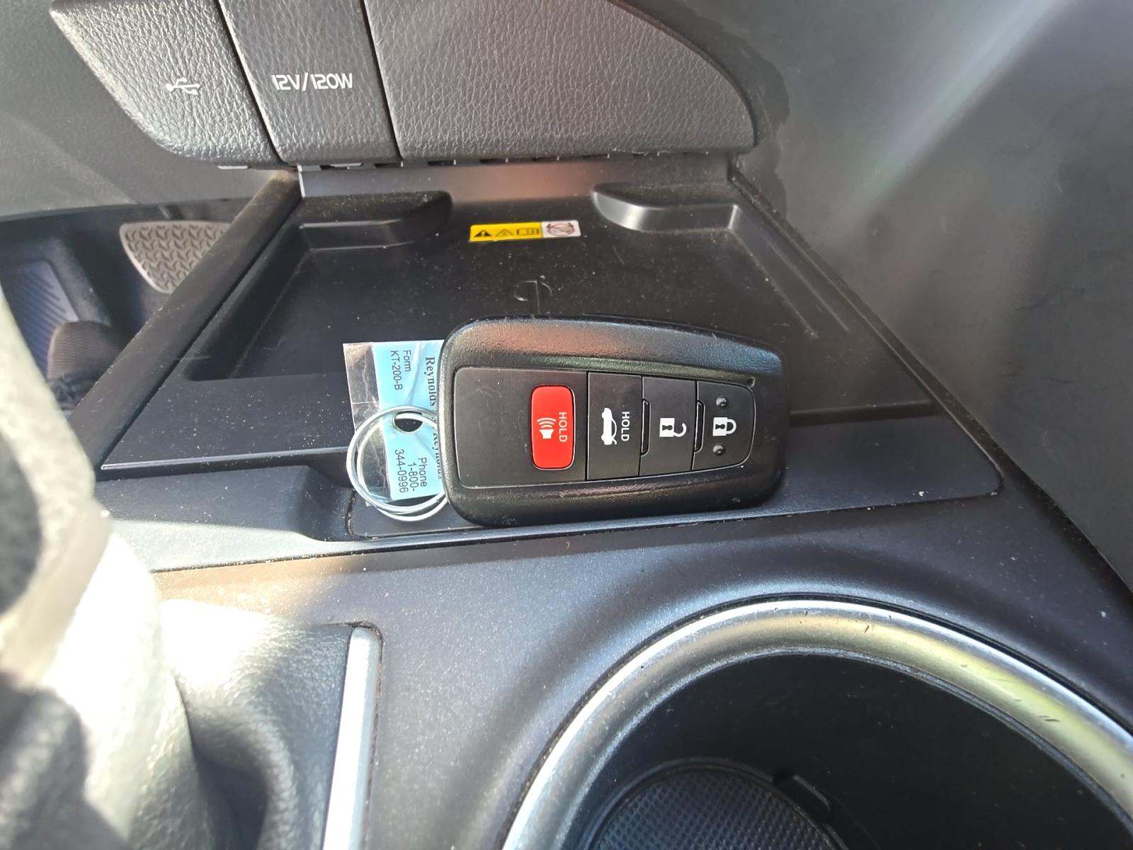 2022 Toyota Camry XLE FWD