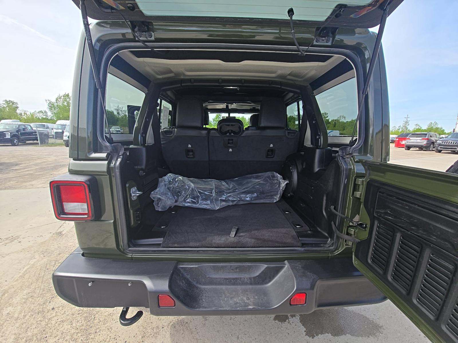 2023 Jeep Wrangler Sahara Altitude AWD