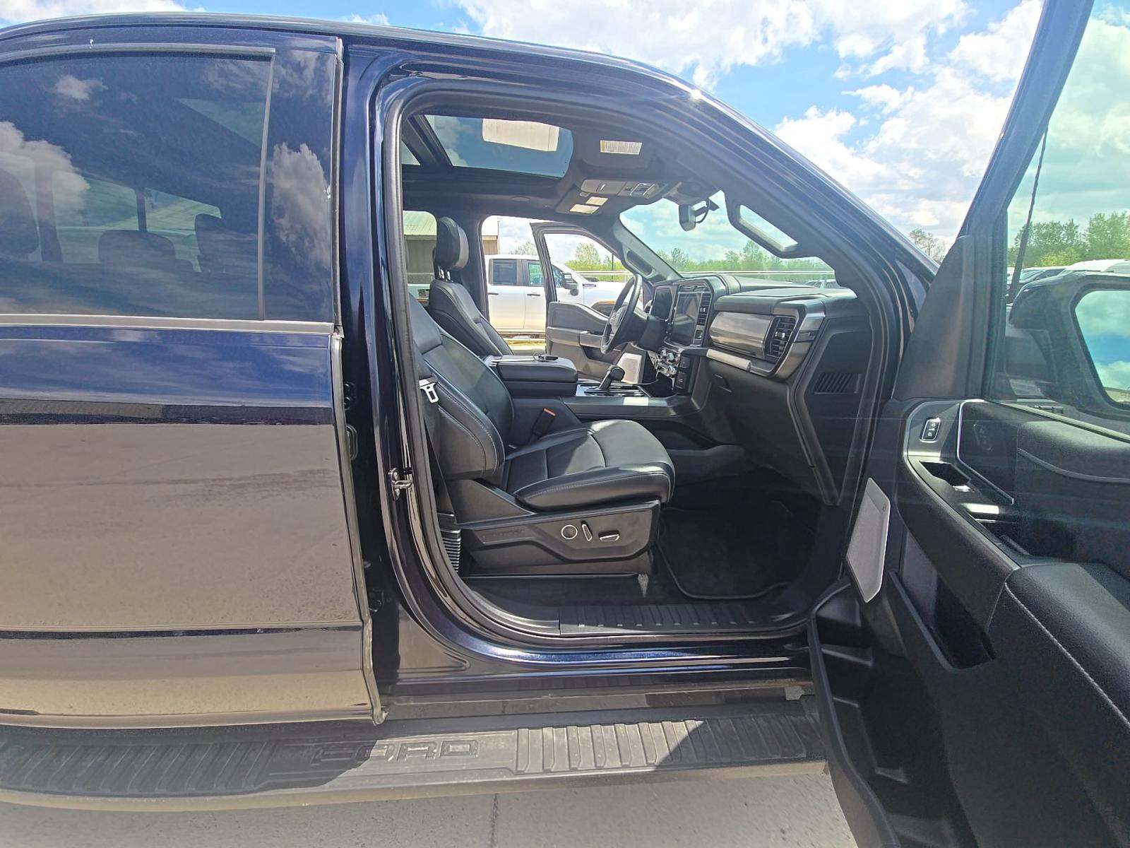 2025 Ford F-150 Lariat AWD