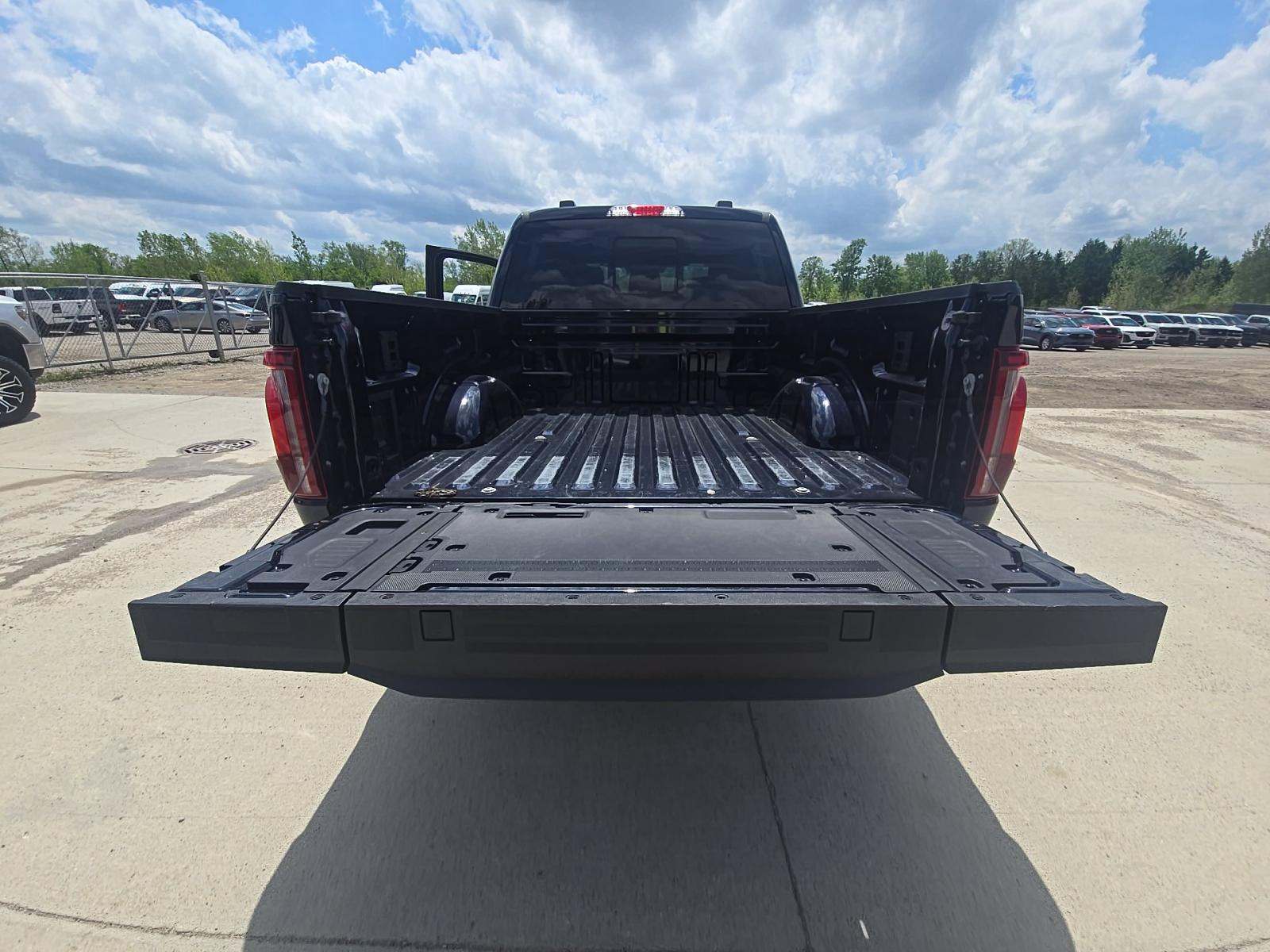 2025 Ford F-150 Lariat AWD