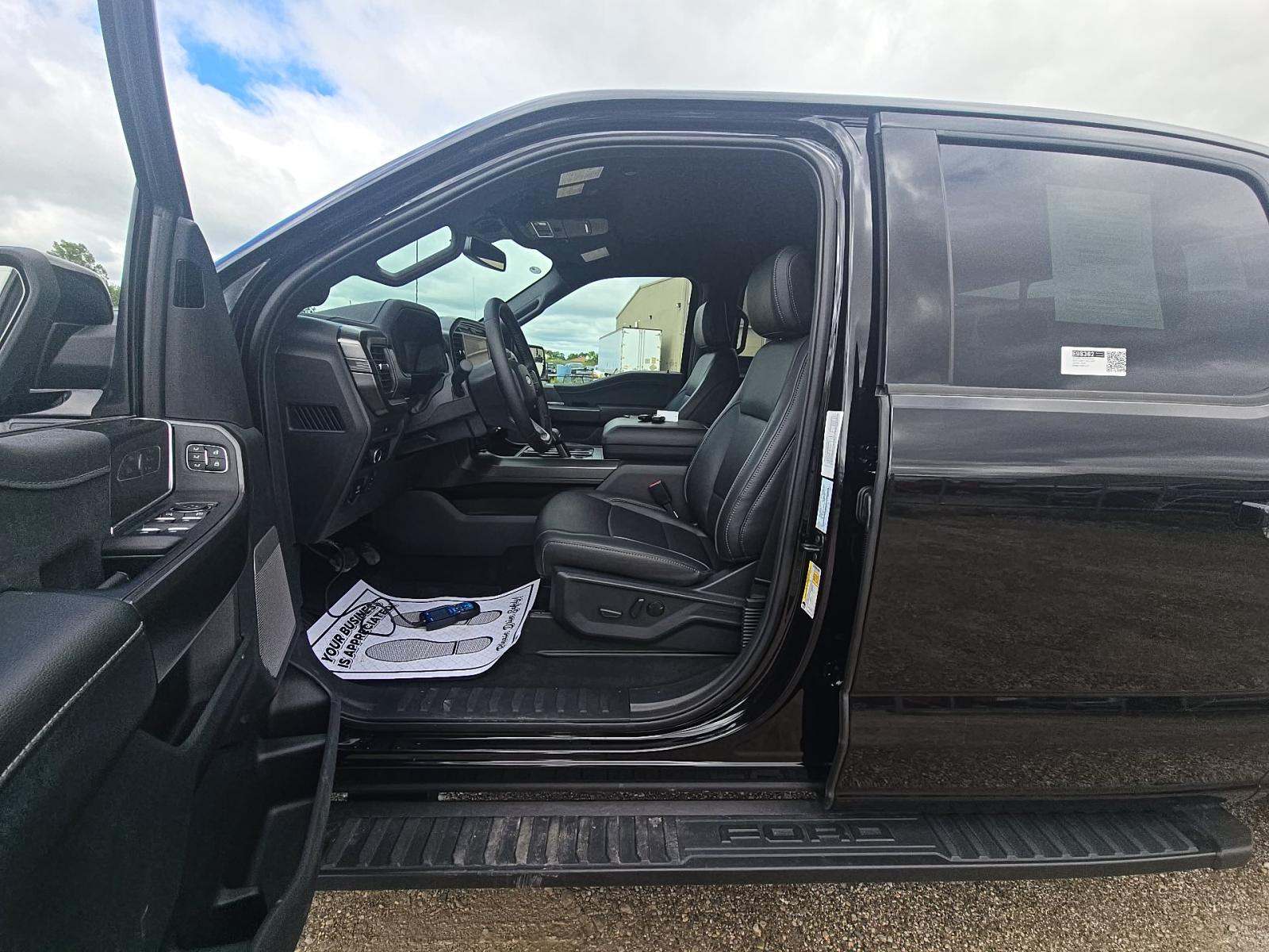 2025 Ford F-150 Lariat AWD