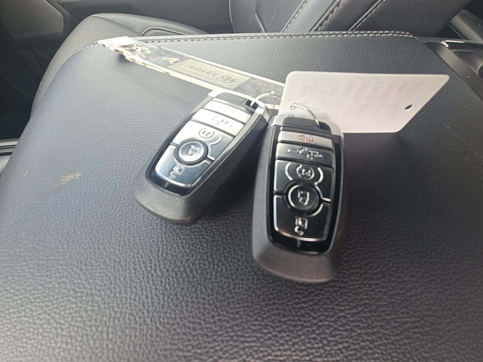 2025 Ford F-150 Lariat AWD