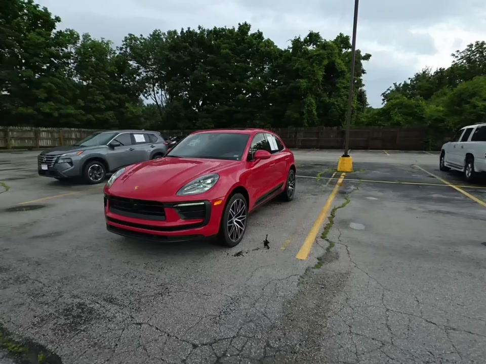 2023 Porsche Macan Base AWD