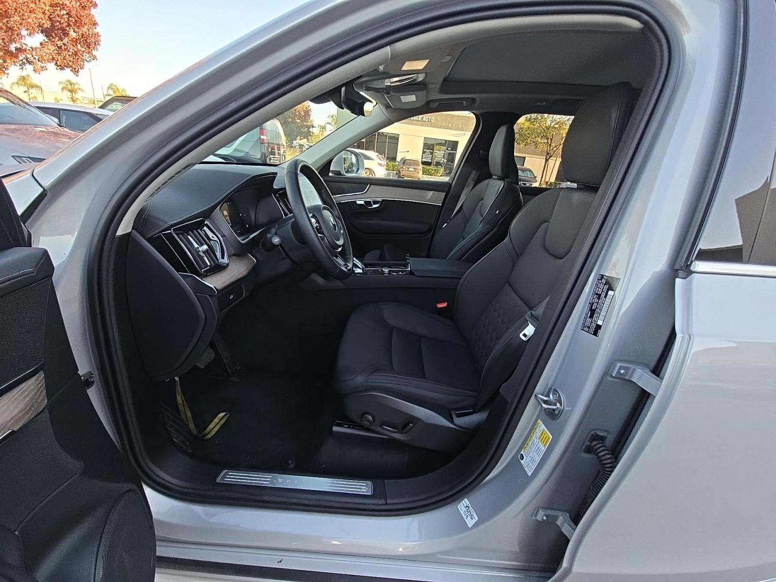 2025 Volvo XC90 B5 Plus AWD