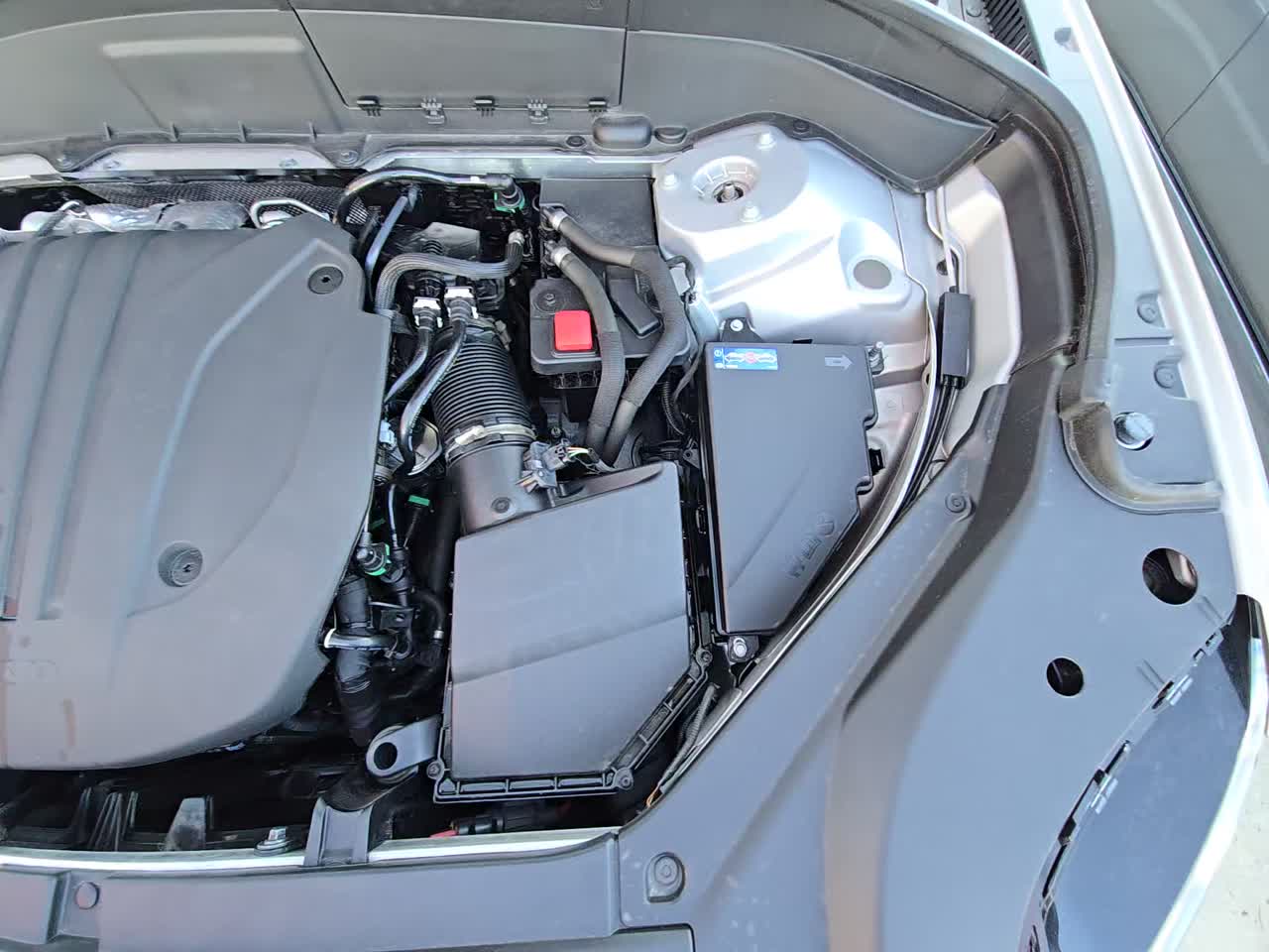 2025 Volvo XC90 B5 Plus AWD