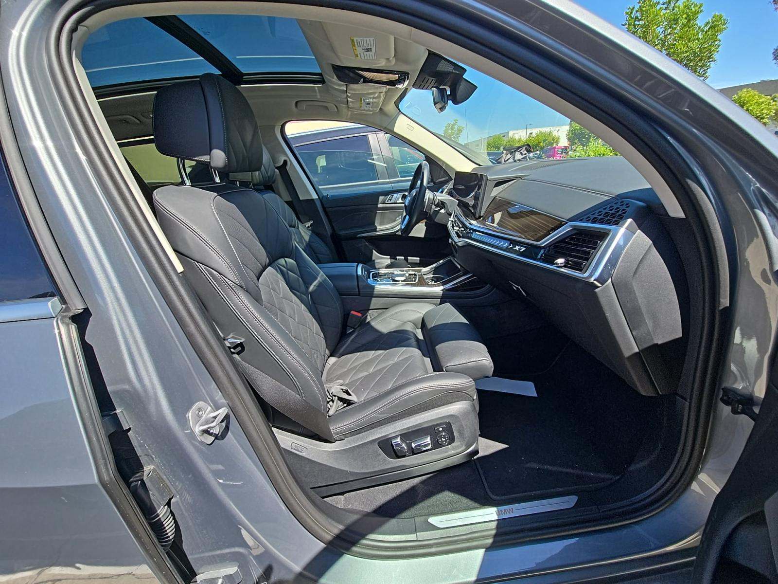 2025 BMW X7 xDrive40i AWD