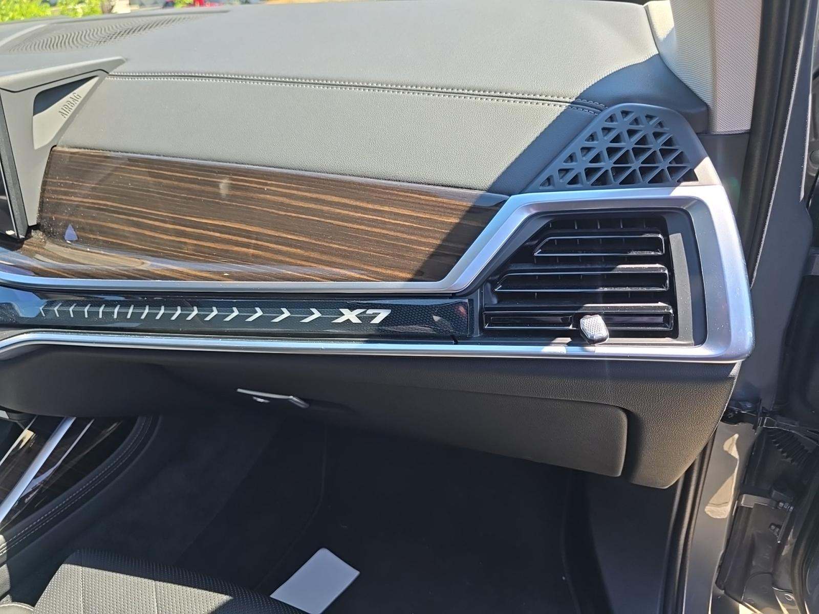 2025 BMW X7 xDrive40i AWD