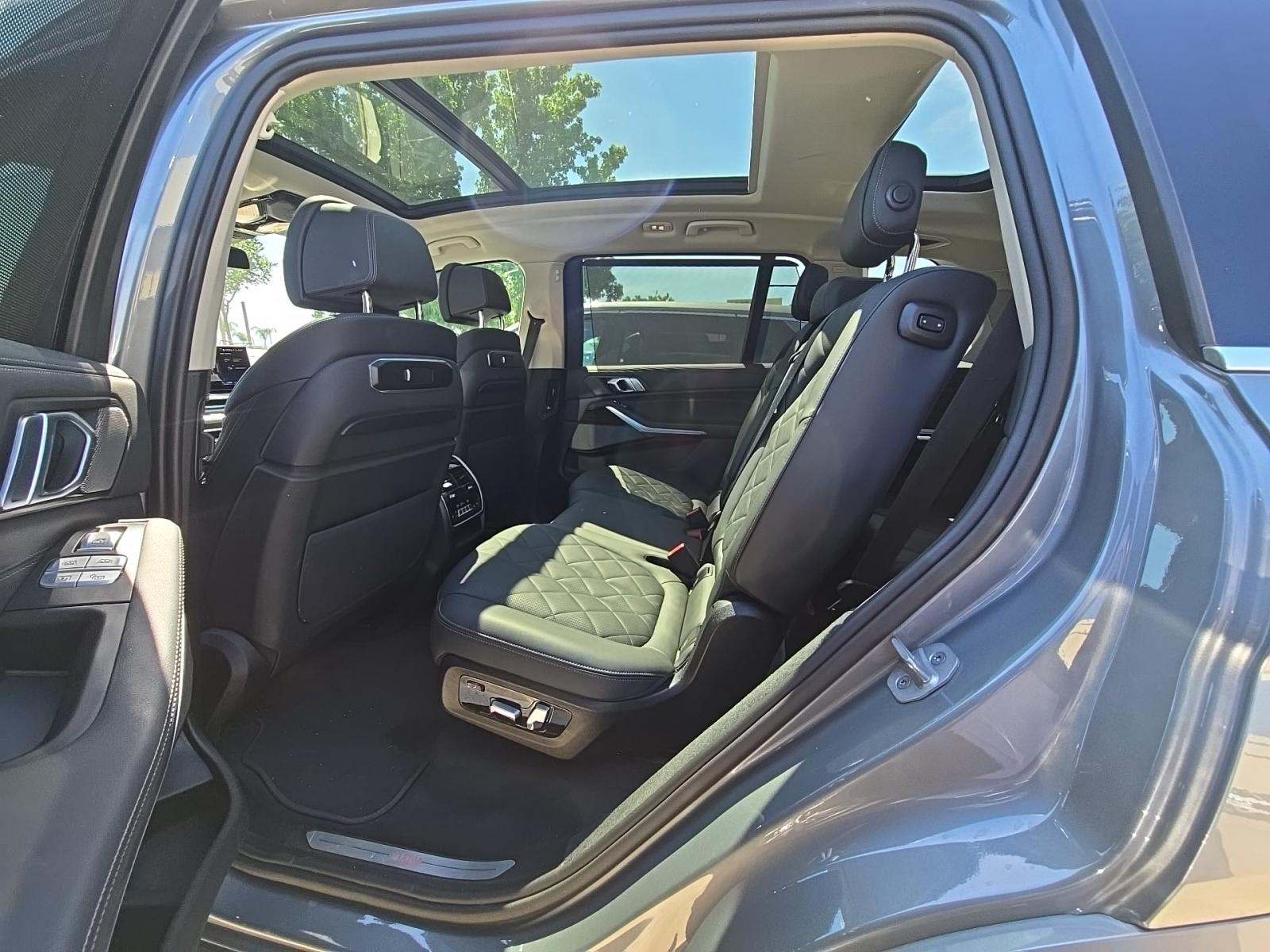 2025 BMW X7 xDrive40i AWD