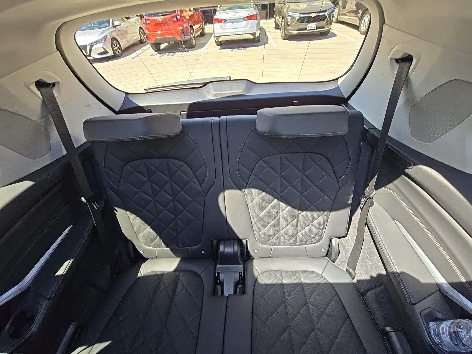 2025 BMW X7 xDrive40i AWD