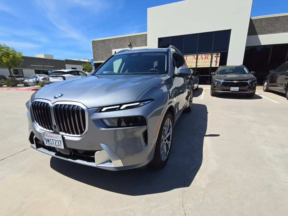 2025 BMW X7 xDrive40i AWD