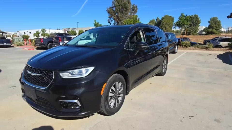 2021 Chrysler Pacifica Touring L 121.6