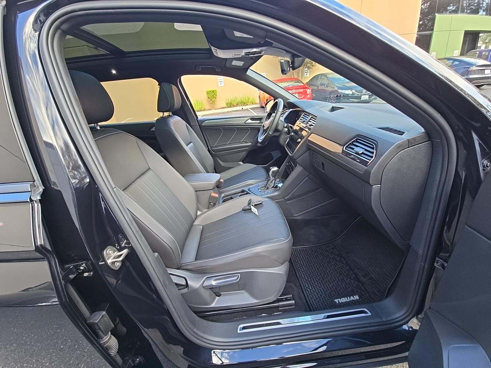 2023 Volkswagen Tiguan 2.0T SE R-Line Black FWD