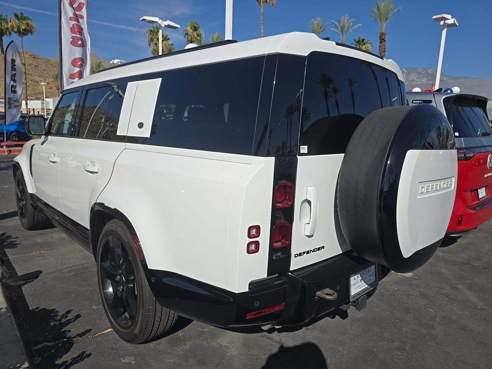 2024 Land Rover Defender 130 X-Dynamic SE AWD