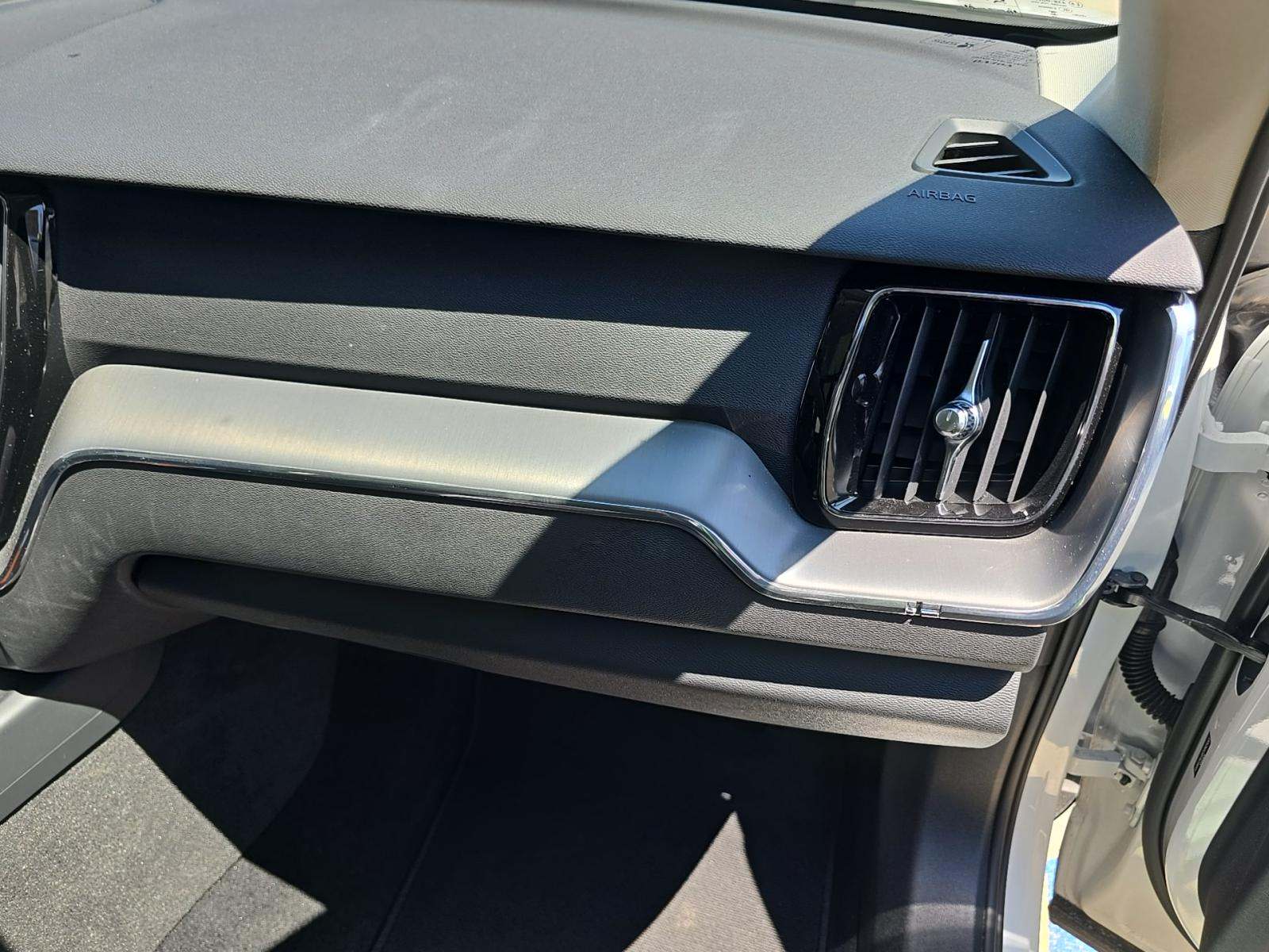 2025 Volvo XC60 B5 Core AWD
