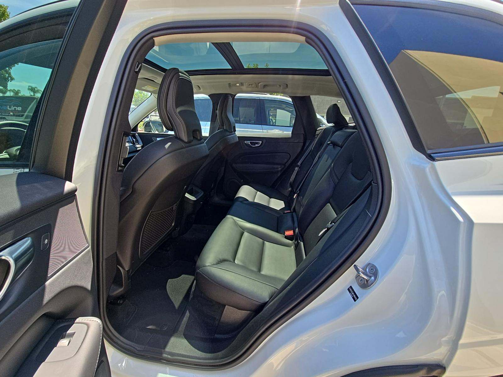 2025 Volvo XC60 B5 Core AWD