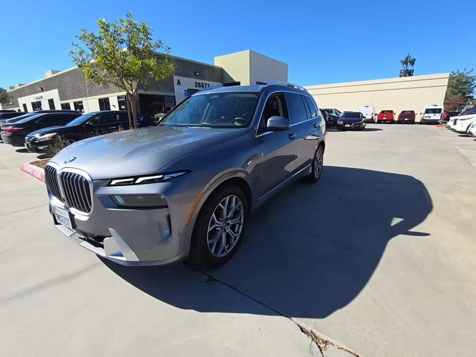 2025 BMW X7 xDrive40i