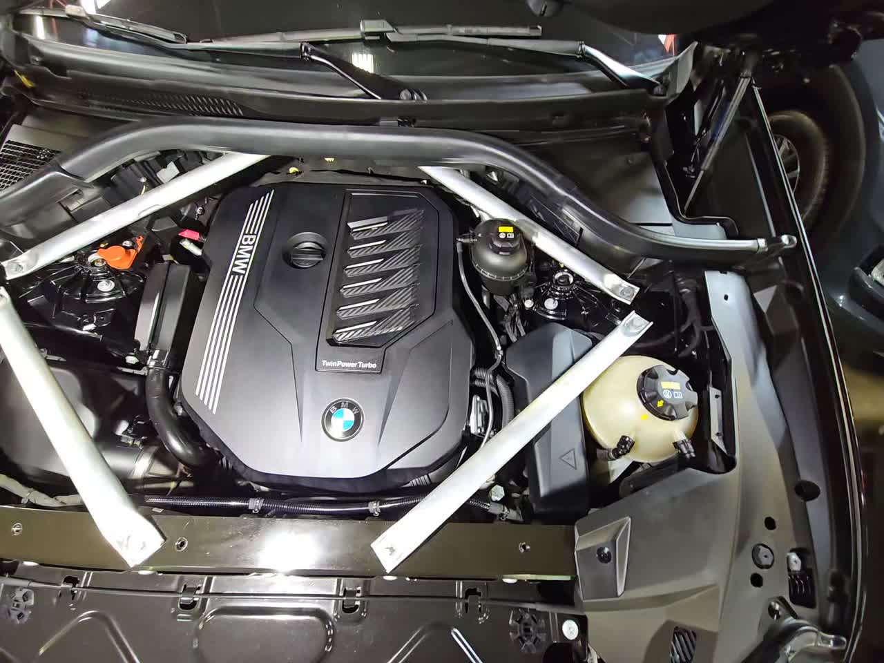 2020 BMW X6 xDrive40i AWD