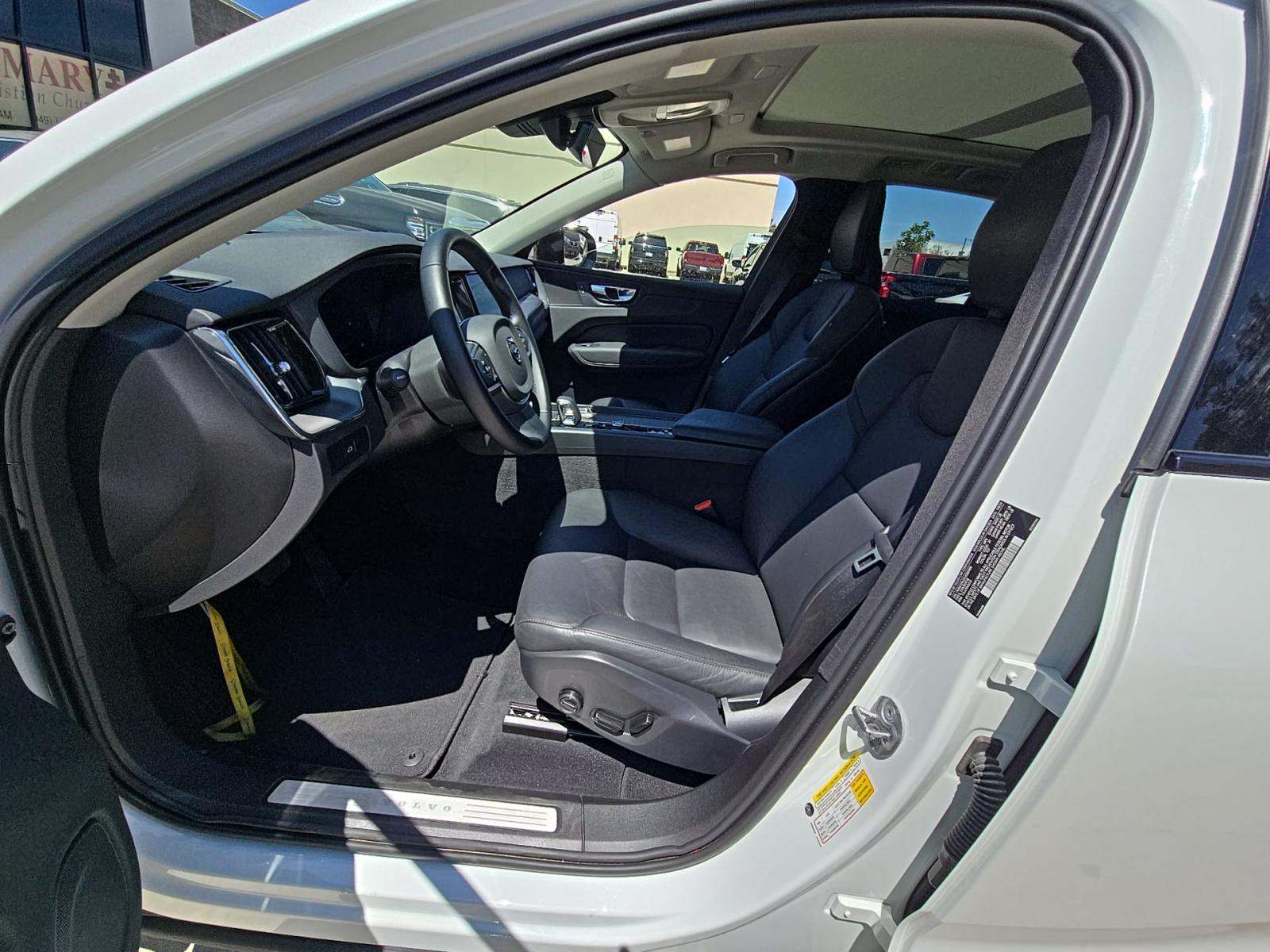 2025 Volvo XC60 B5 Core AWD