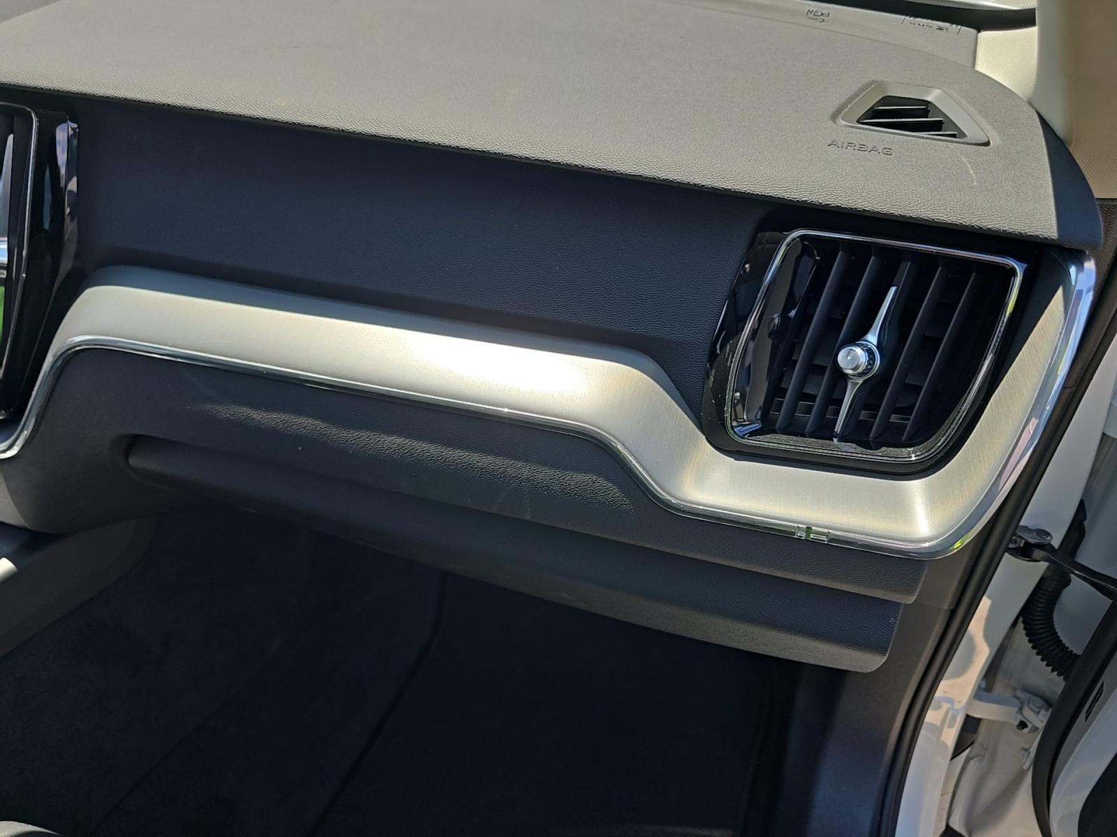 2025 Volvo XC60 B5 Core AWD