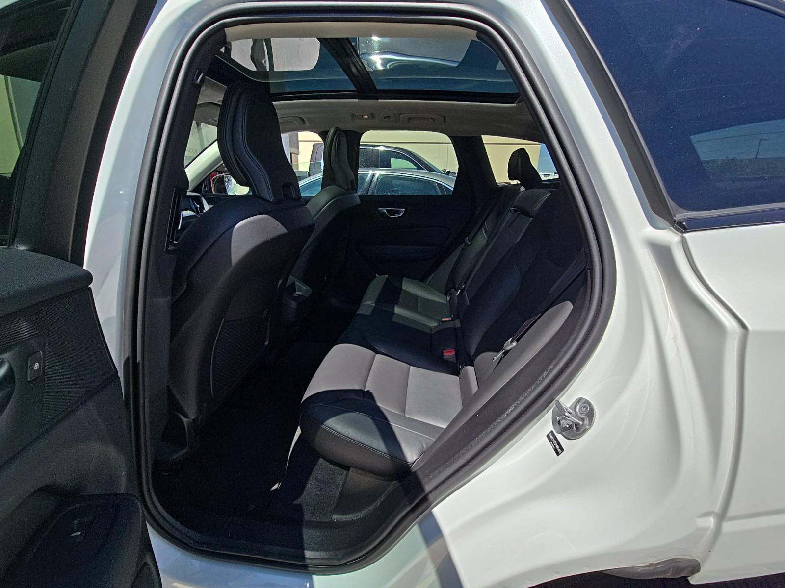 2025 Volvo XC60 B5 Core AWD