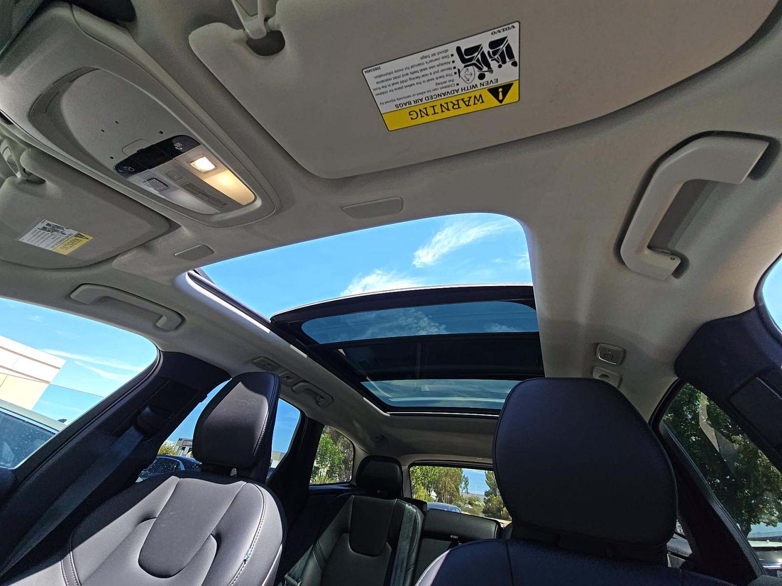 2025 Volvo XC60 B5 Core AWD