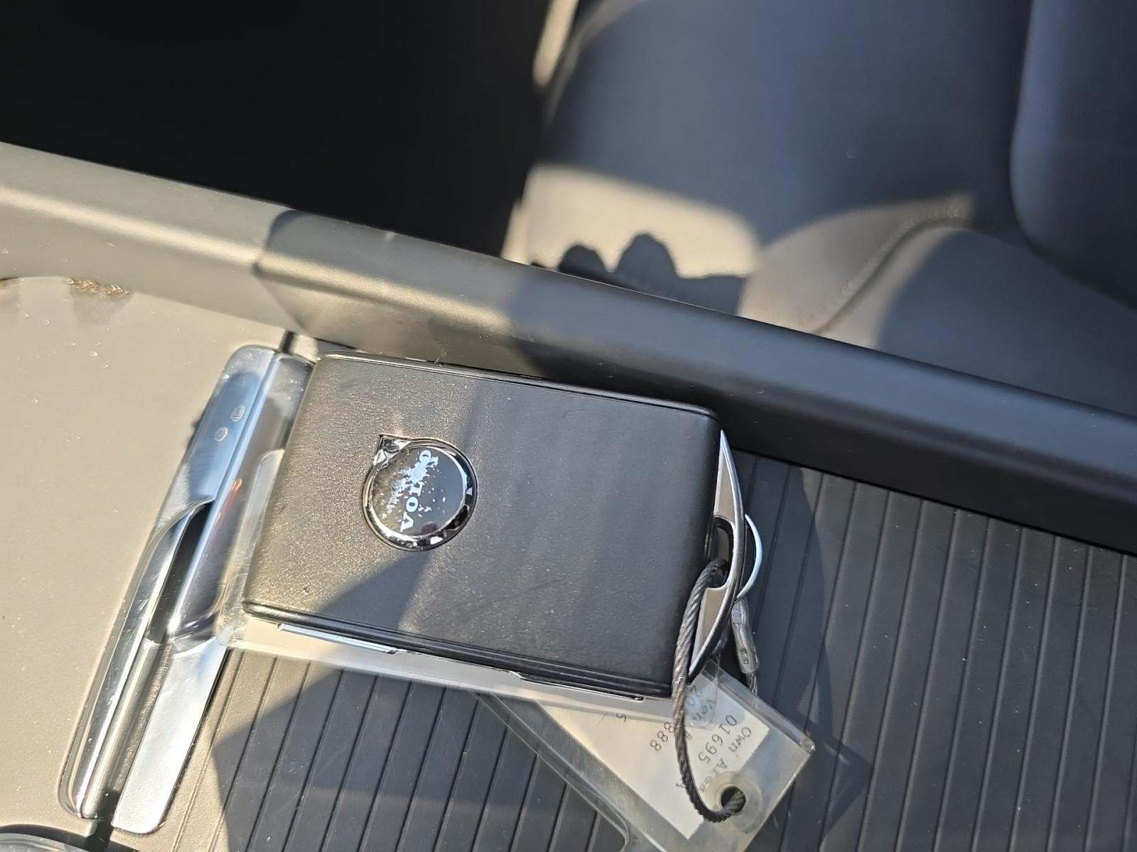 2025 Volvo XC60 B5 Core AWD