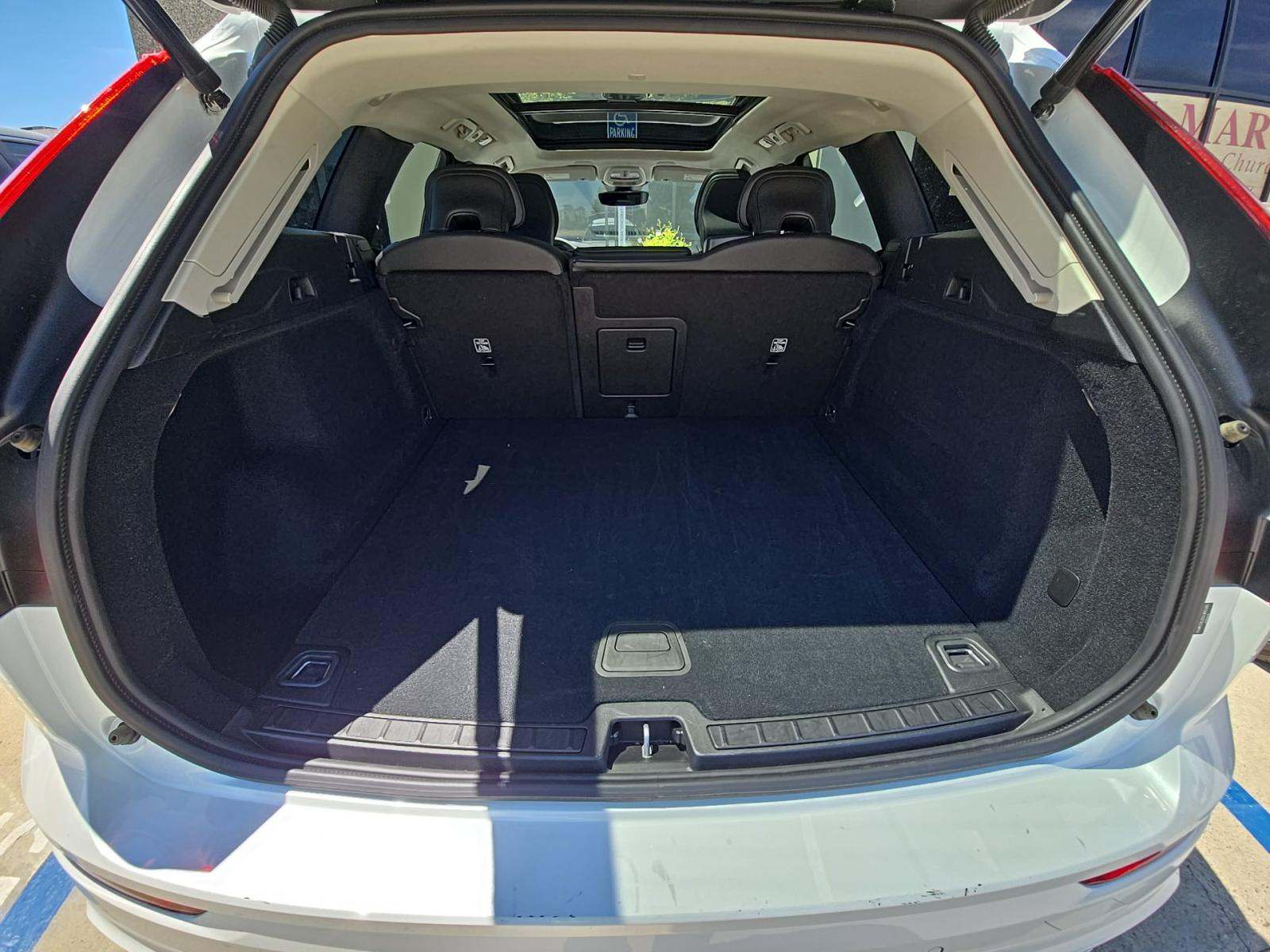 2025 Volvo XC60 B5 Core AWD