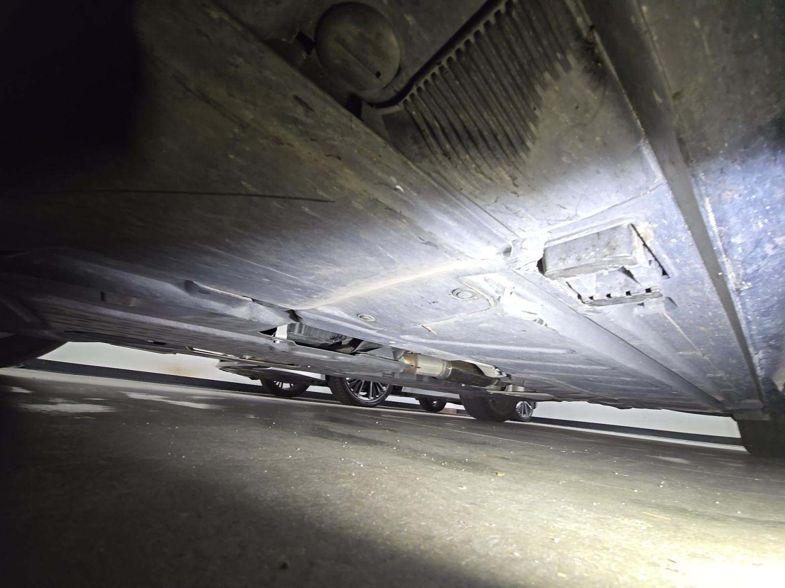 MERCEDES-BENZ E-CLASS - 7